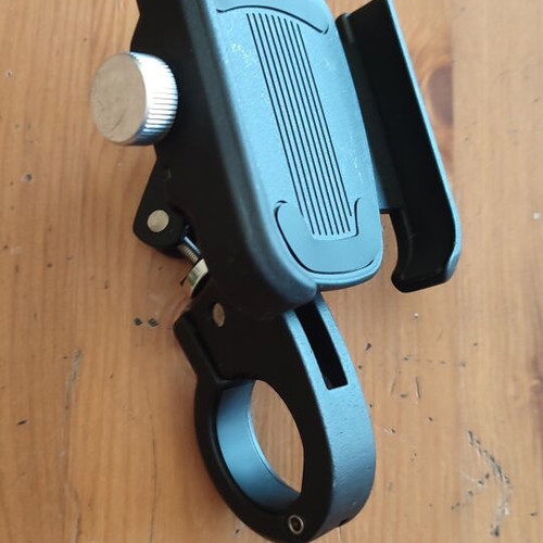 Celly ArmorBike smartphone holder like new for bike, scooter, motorcycle