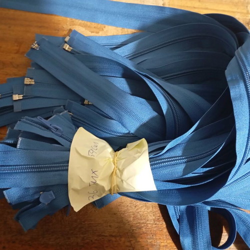 Plastic blue split zippers 60 points, pack of 36, new