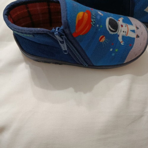 Mini Max children's slippers size 27 like new, astronaut design