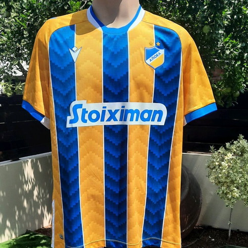 APOEL Home Jersey Large in Excellent Condition