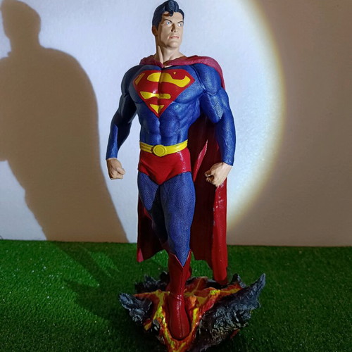 Superman resin statue like new, handmade collectible