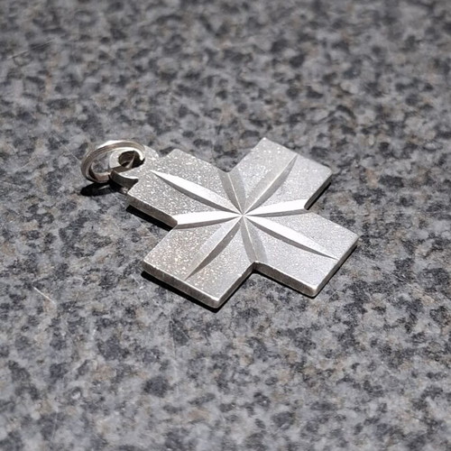 Silver Cross Pendant 8g fine silver 1000, like new