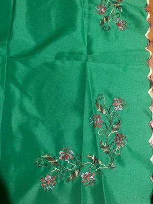 Embroidered square table linens, set of 2, 70x70 cm