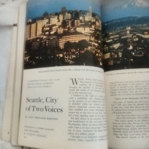 National Geographic Magazine April 1960 vintage, excellent condition
