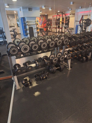 Super Sport dumbbells used, 10 Kg to 30 Kg with stand gift