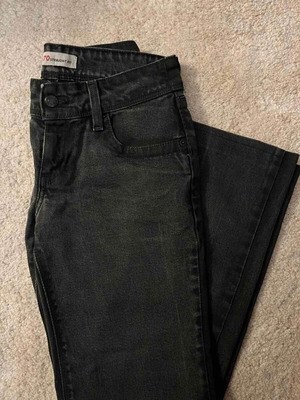 Levi's 570 black jeans used, low-waist with faded effect