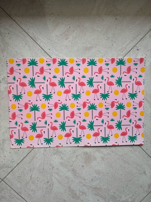 Plastic flamingo tropical pink placemats like new, set of 2