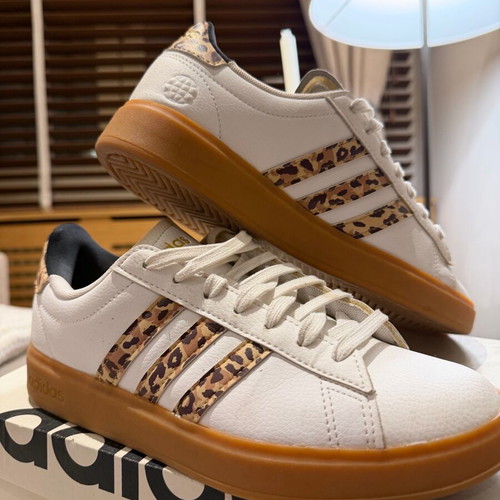 Adidas Grand Court 2.0 sneakers like new, size 39