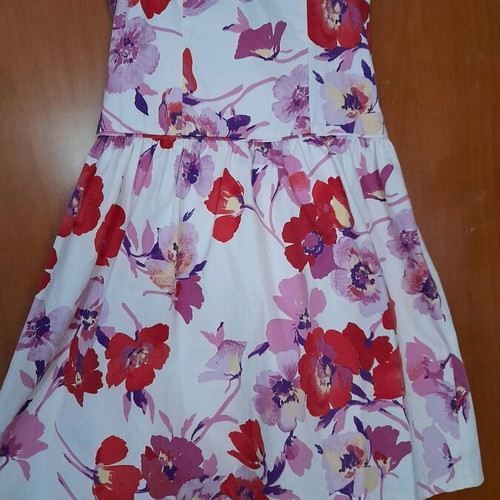 Strapless dress like new with pink and purple flowers size M