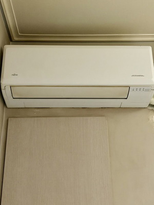 Fujitsu Ecolandia 12000 BTU Inverter air conditioner like new