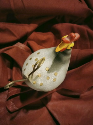 Decorative ceramic hen like new