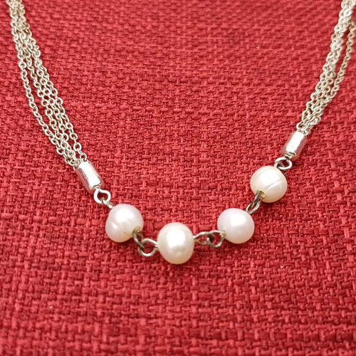 Necklace with pearls like new, silver