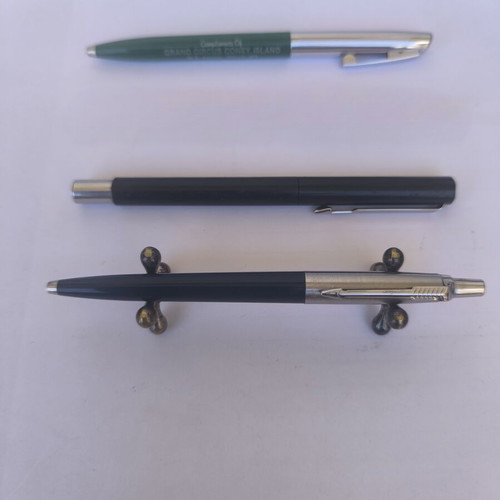 Parker Jotter pen, Parker Vector fountain pen and Sheaffer pen set