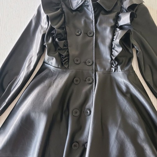 Yoyo black dress-coat like new for 12-13 years old