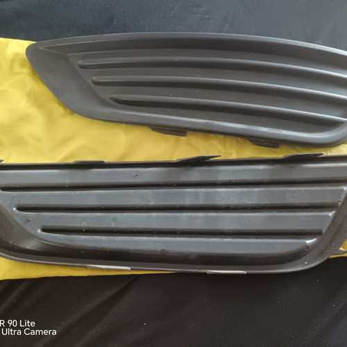 Black Covers Grilles for Front Fog Light Ford Focus MK3 2015-2018