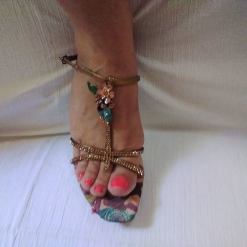 Sandals used, gold bronze shades, heel 9 cm, size 39