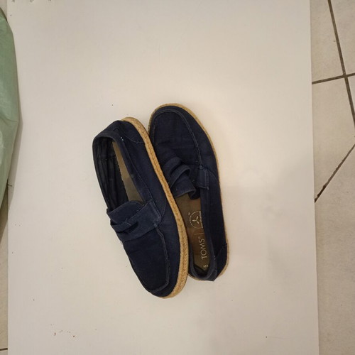 Toms shoes size 40.5 used