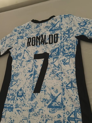 Portugal Ronaldo football t-shirt kids size 152cm 11-12 years like new