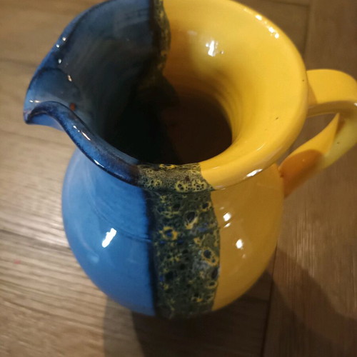 Handmade ceramics from Armolia, Chios – Jug & decorative table plate
