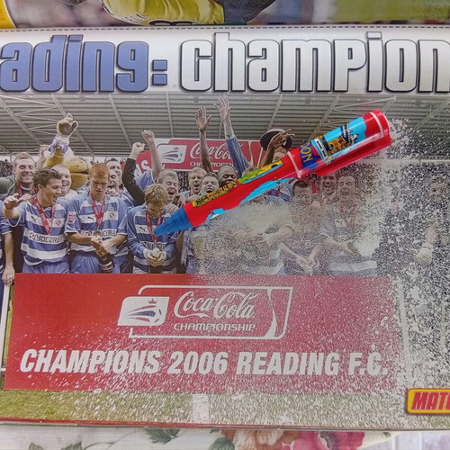 Match Football Magazine issue 9-15 May 2006 like new with Manchester United posters