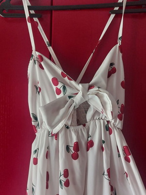 Dress like new, white and red, size M