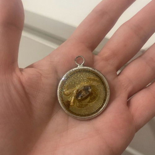 Handmade pendant like new with resin and glitter