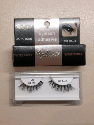 False eyelashes and eyelash adhesive new, medium size