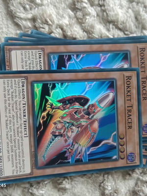 Yu-Gi-Oh Rokket Tracer card like new, super rare V.1