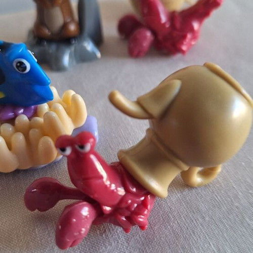Set of 5 Finding Dory Disney Pixar Kinder Surprise figures like new