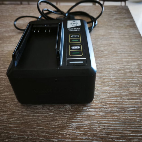 Kärcher 18V Fast Charger like new