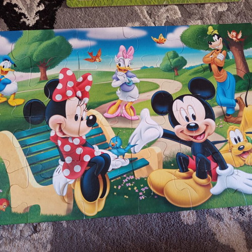 Mickey Mouse Puzzle maxi size 24 pieces like new