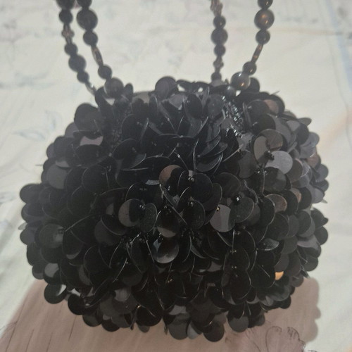 Handbag like new, black with sequins