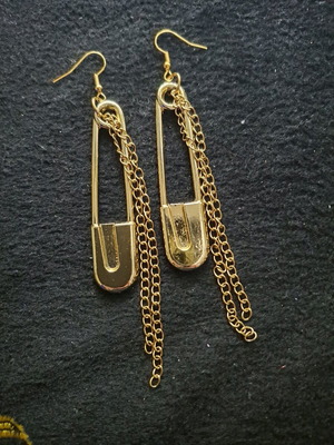 Alternative Y2k Opium steel safety pin earrings with gold chains