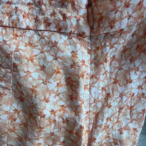 H&M skirt like new, high-waisted with side zipper and front slit