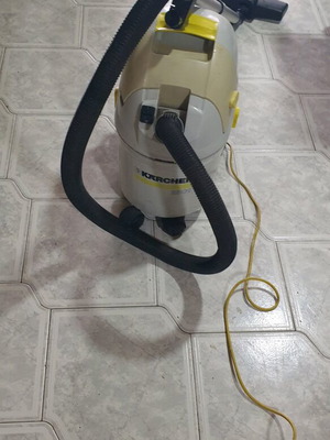 Σκούπα Karcher 2501 μεταχειρισμένη με 4 σακούλες δώρο