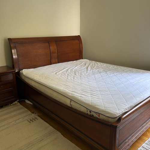 Kourtis Bedroom Furniture Set like new, solid wood vintage style