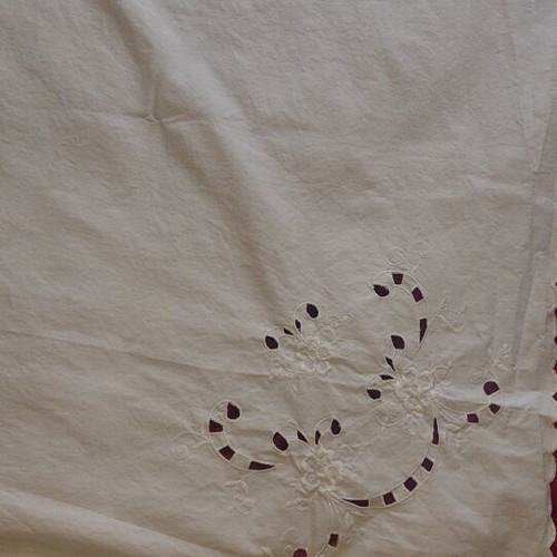 Handmade cutwork table linen set like new