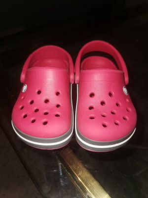 Crocs παιδικά κόκκινα σαν καινούργια, νούμερο C7 (23-24)