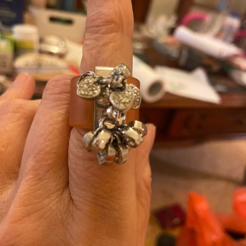 Ring with salmon rubber and beautiful designs like new
