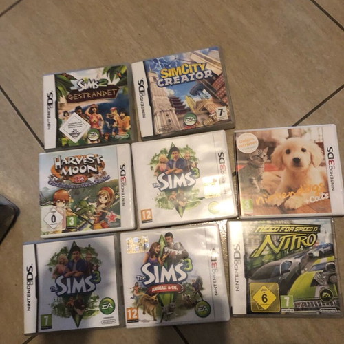 Nintendo DS and 3DS cases like new with manuals without games