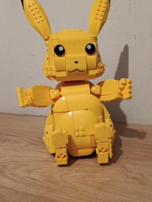MEGA Pikachu lego like new without instructions and box