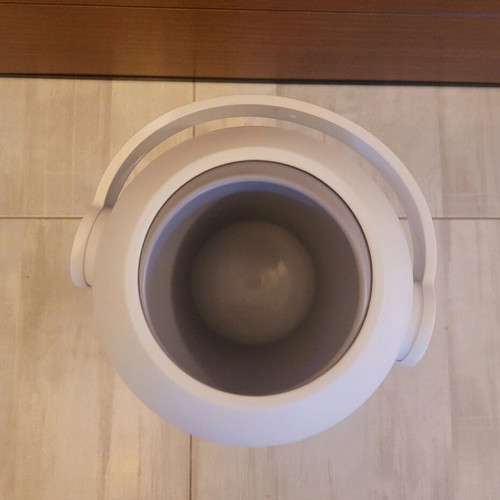 Chicco diaper disposal bin like new with odor sealing system