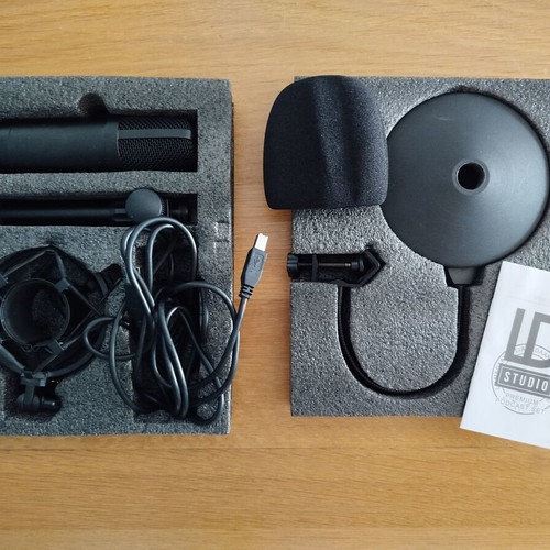 Liam and Daan Studio Premium Podcast Set like new with accessories