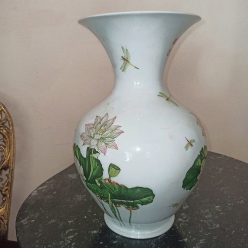 Porcelain vase from Italy vintage like new, hand-painted