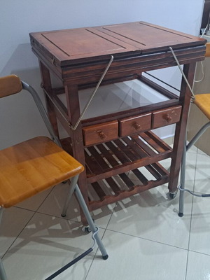 Wooden kitchen trolley with extendable surface and stools like new