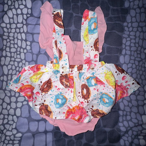 Baby bodysuit 6-9 months new, soft and comfortable