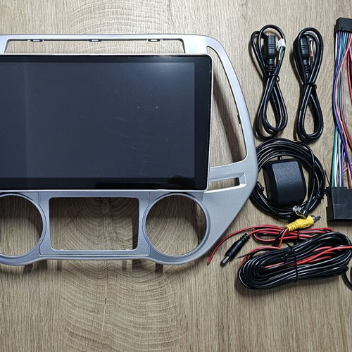 Android screen for Hyundai i20 new with rear camera and adapters