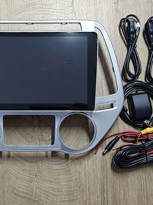 Android screen for Hyundai i20 new with rear camera and adapters