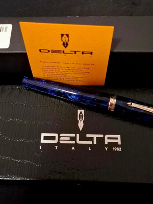 Delta Intesa 2 fountain pen like new with JOWO #6 medium nib