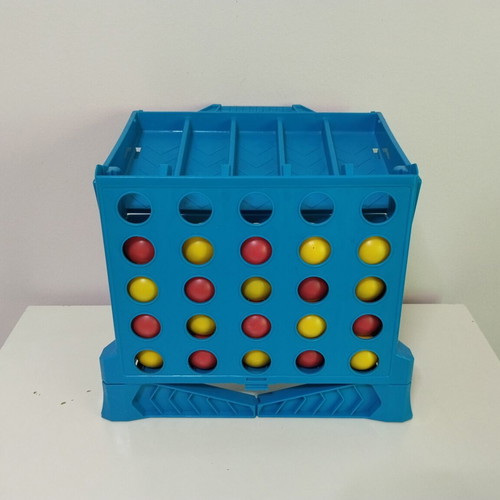 Hasbro επιτραπέζιο παιχνίδι Σκόρ 4 Βολές μεταχειρισμένο, λείπουν κάποια μπαλάκια